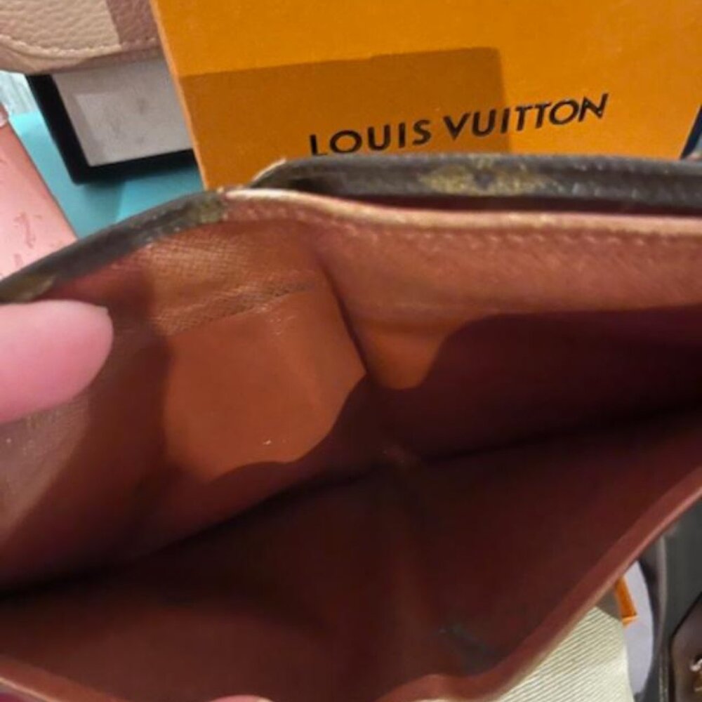 Authentic Vintage Louis Vuitton Monogram Wallet - Picture 6 of 8